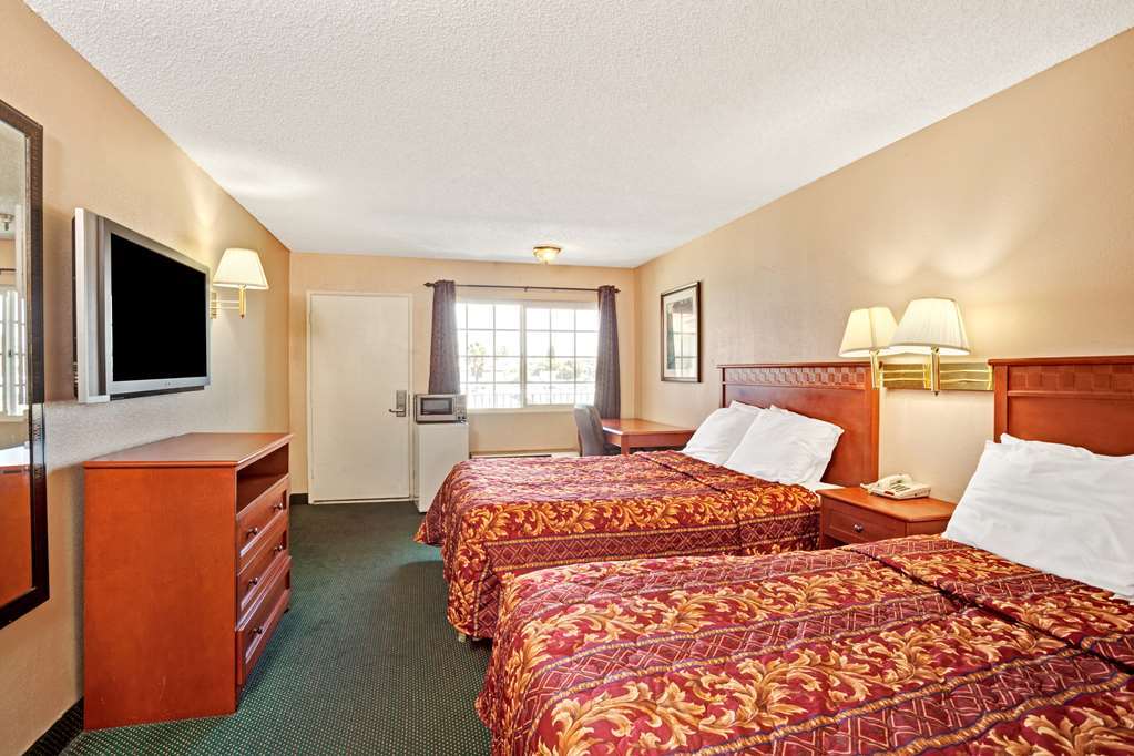 The Dixie Orange County Otel Stanton Oda fotoğraf